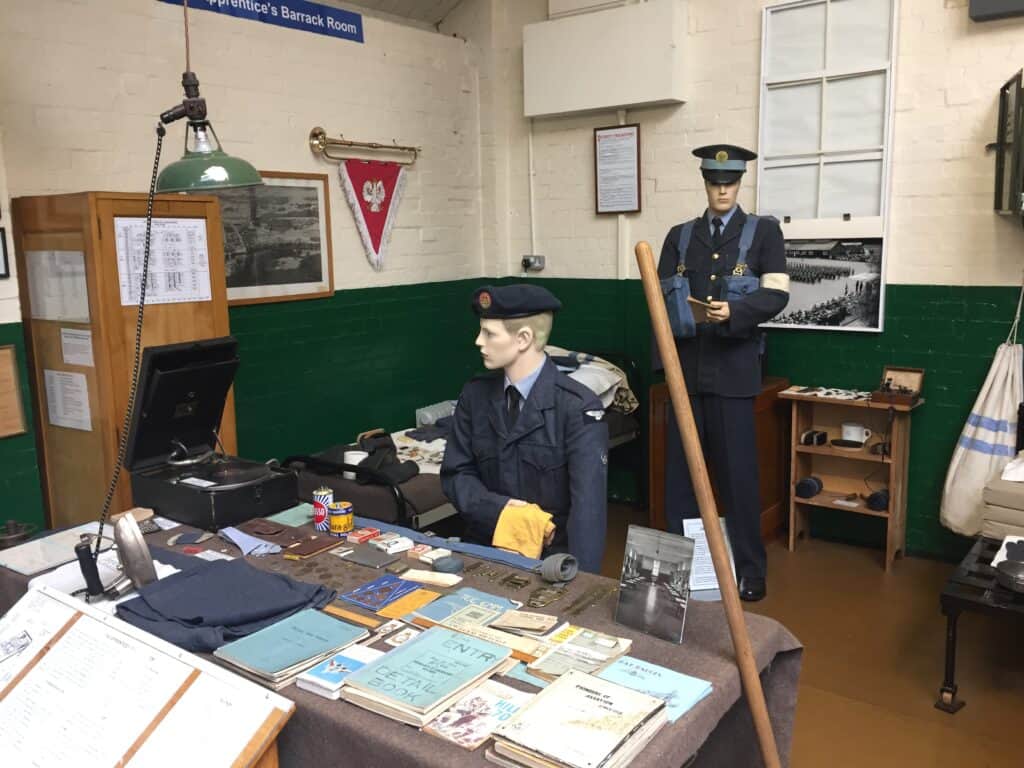 Display of desk and room - Apprentice's Barrack Room recreation at Trenchard Museum RAF Halton