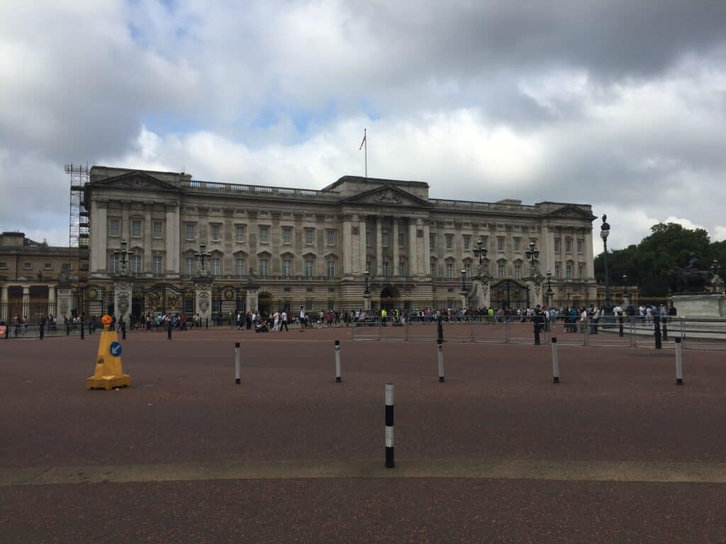 Outside view before our morning visit to Buckingham Palace