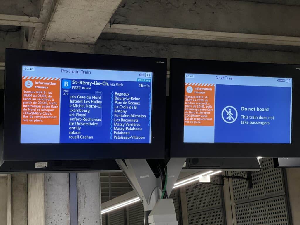 train station of upcoming trains in Paris